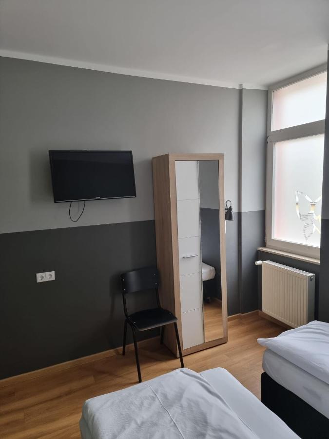 Hotel Fly ' In Offenbach del Meno Exterior foto