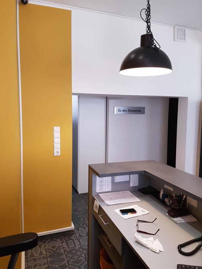 Hotel Fly ' In Offenbach del Meno Exterior foto
